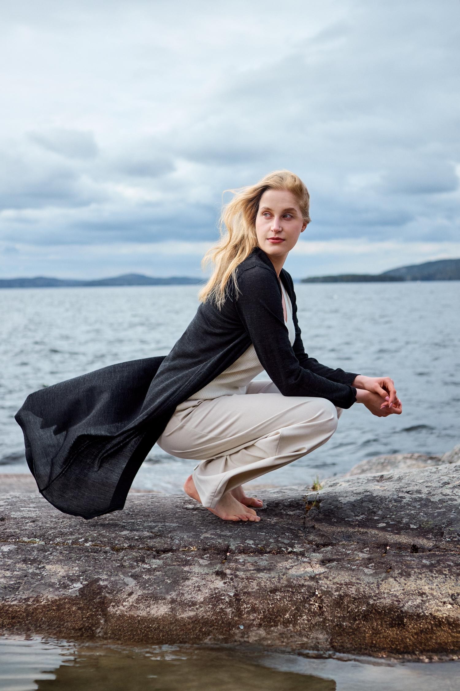 Swan- ohut neuletakki, grafiitti