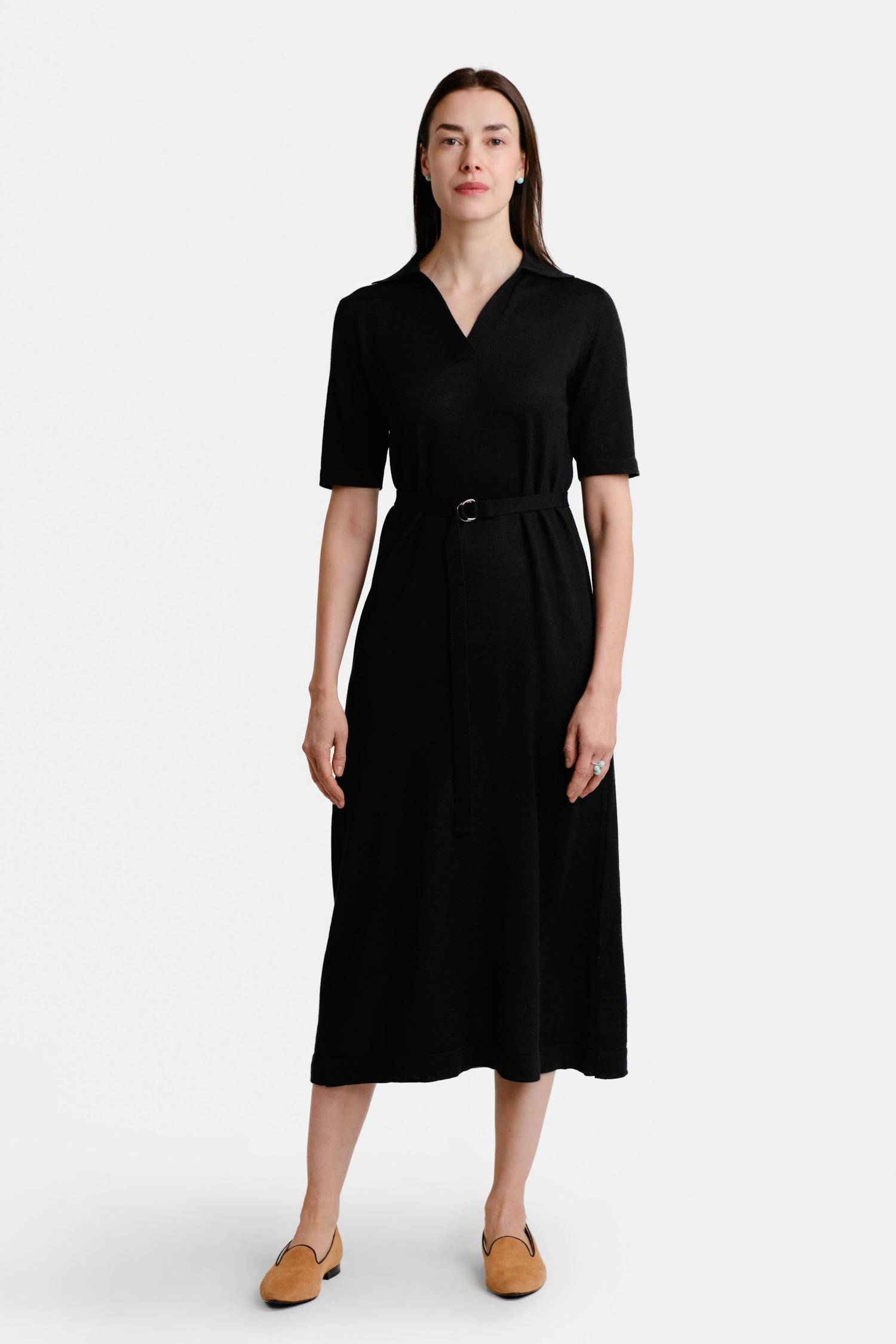 Voyage-neulemekko, musta