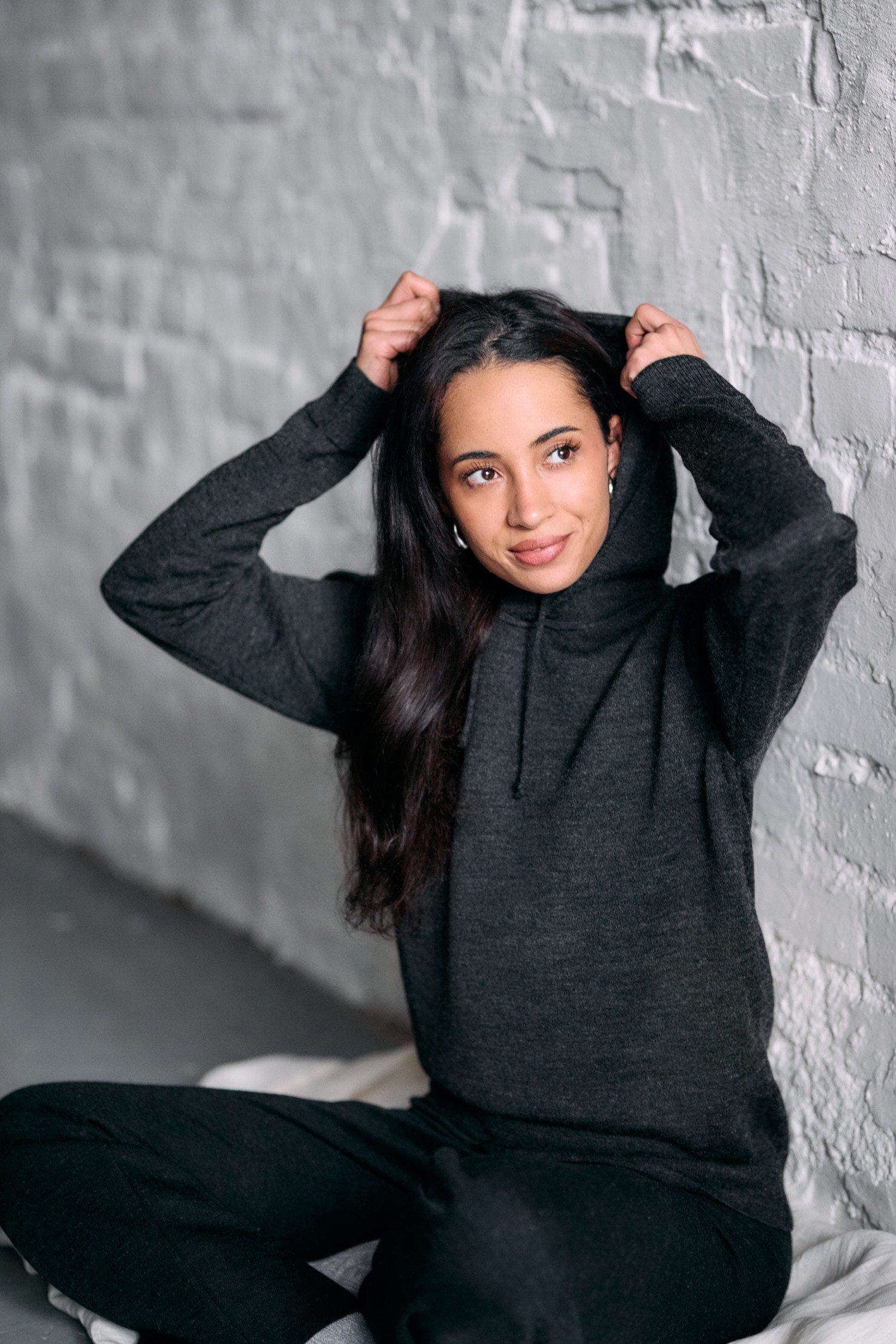 Hoodie-neulehuppari, hiilenharmaa (vanha malli) - Image 2