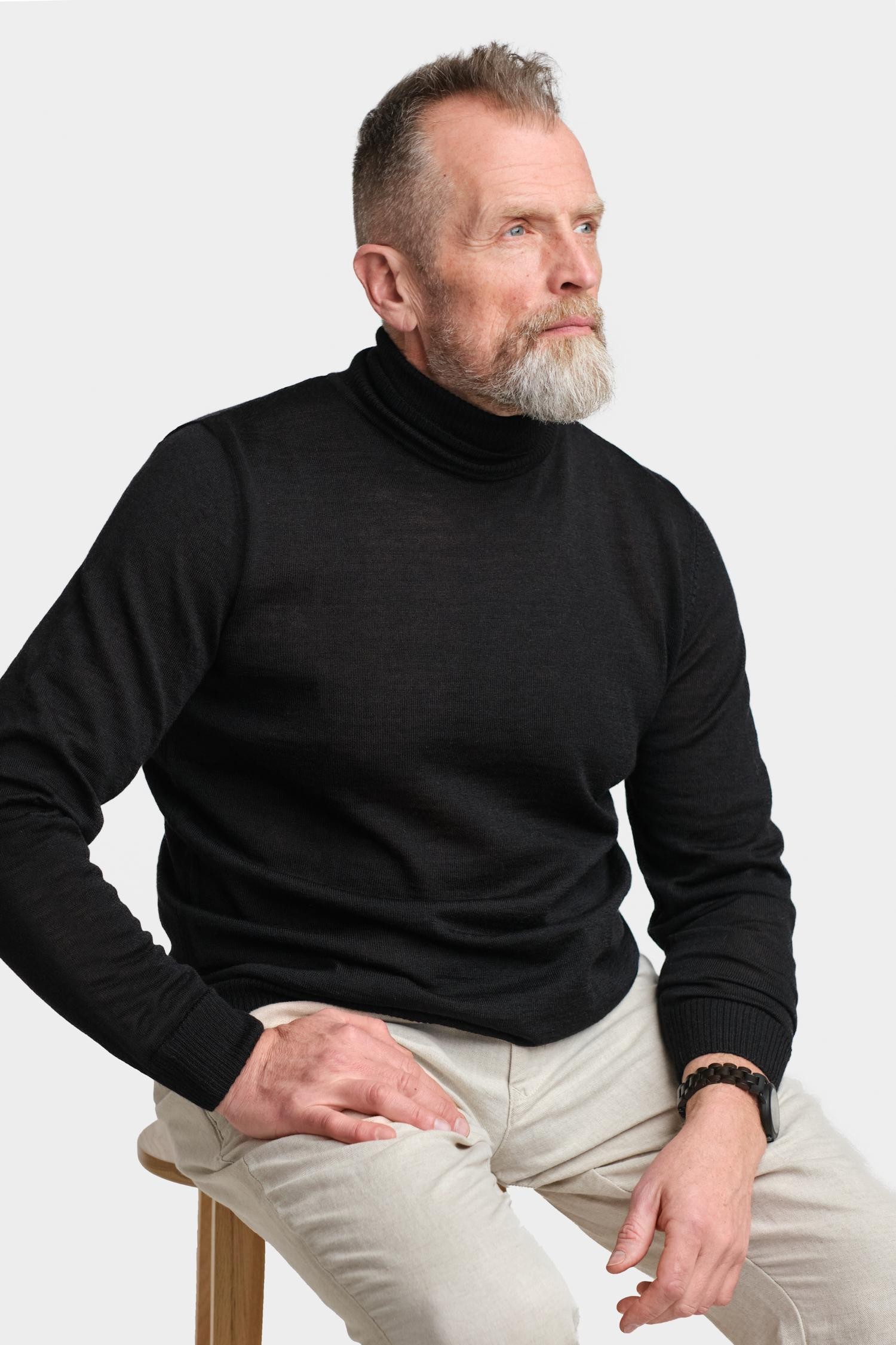 Roll Neck -pooloneule, musta - Image 3