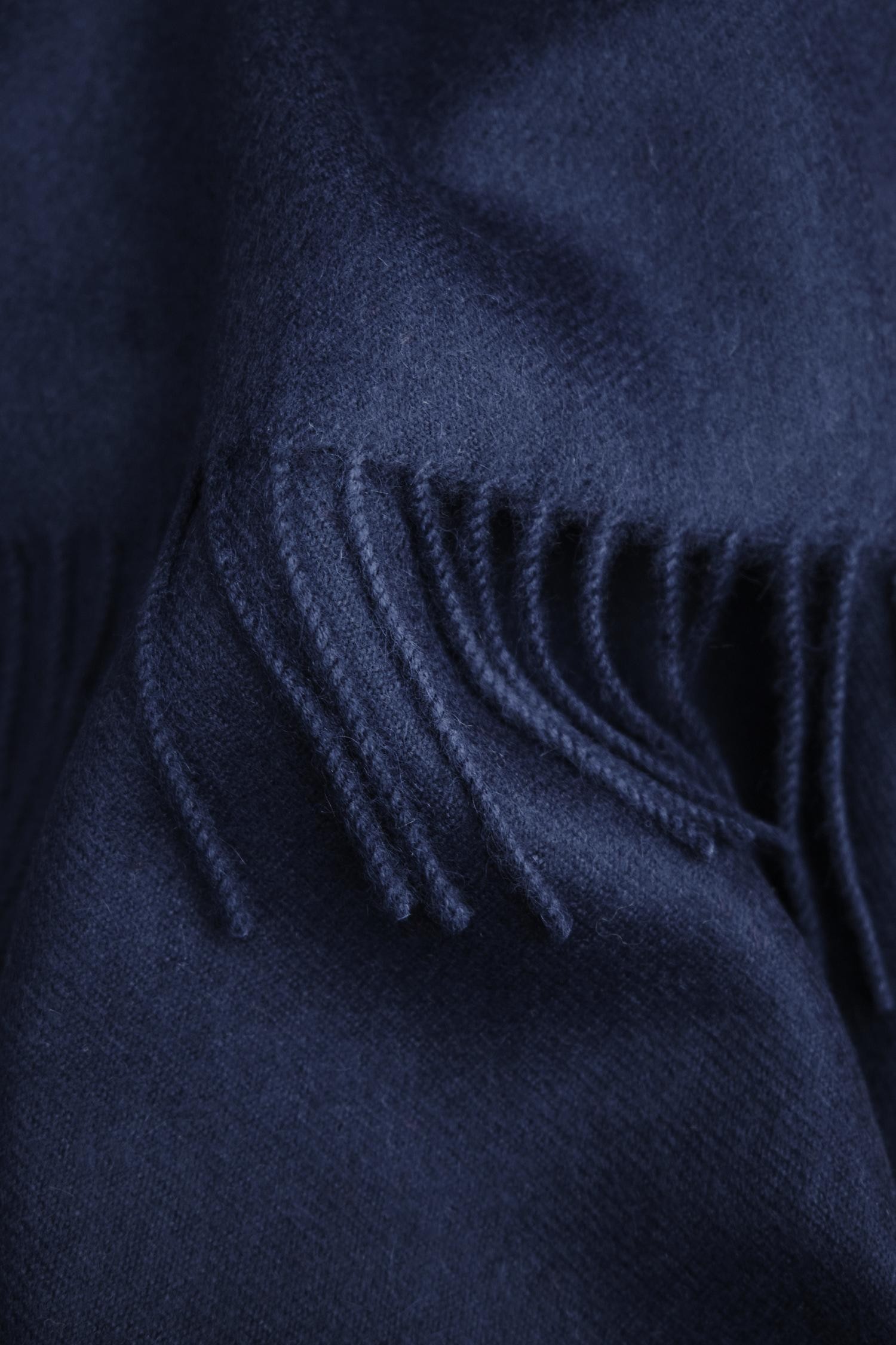 Line-kaulahuivi, navy - Image 2