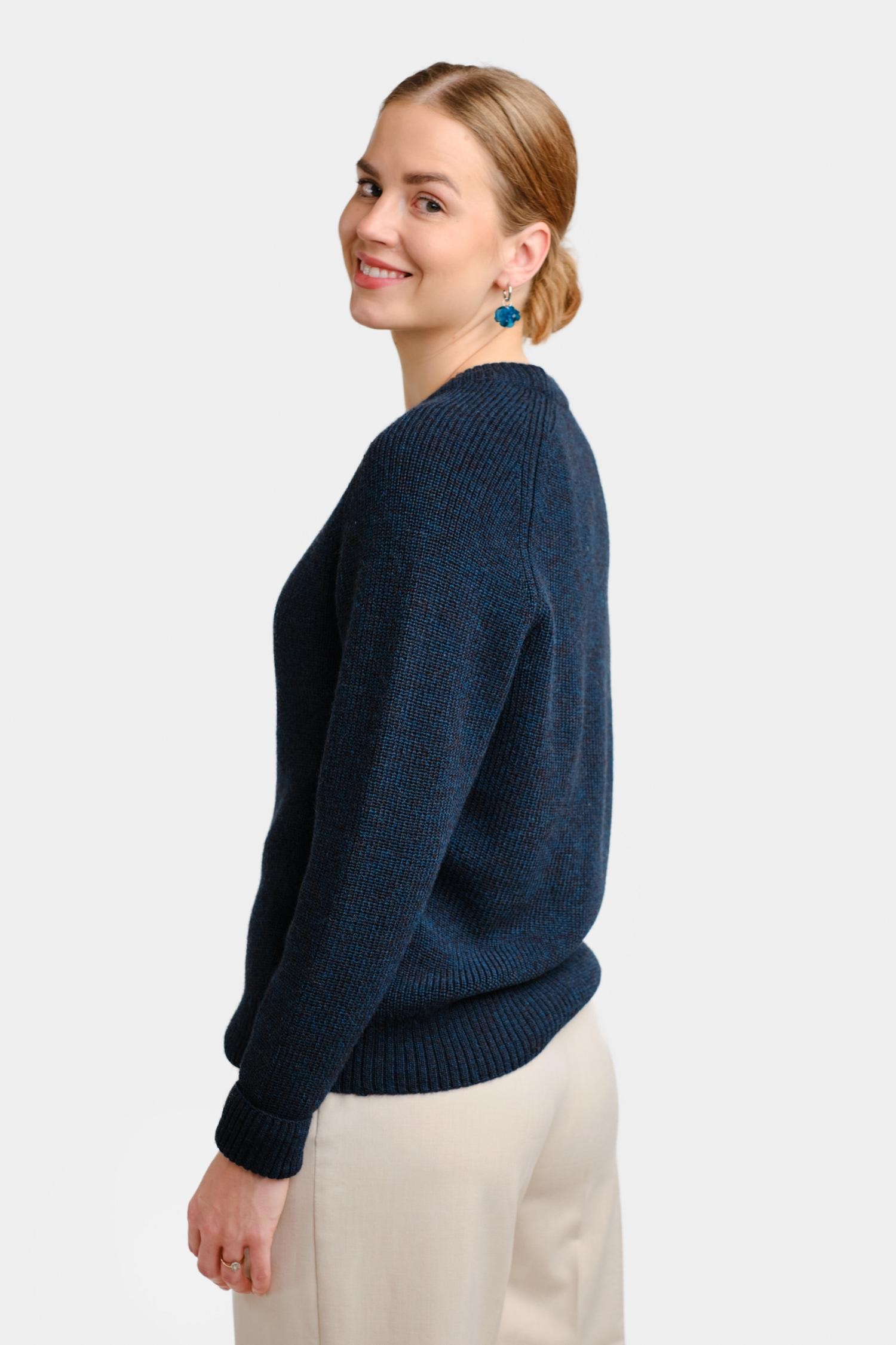 Loyal-neulepusero, tumma petrooli - Image 4