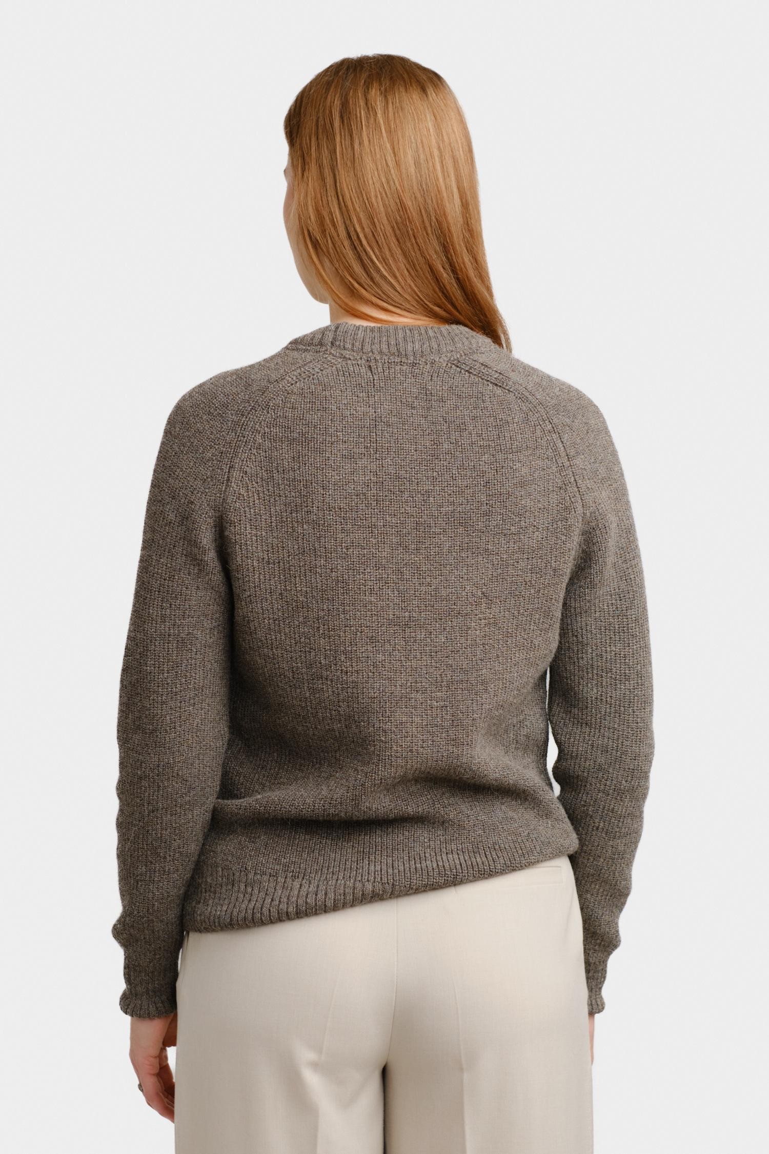 Loyal-neulepusero, tuhka - Image 5