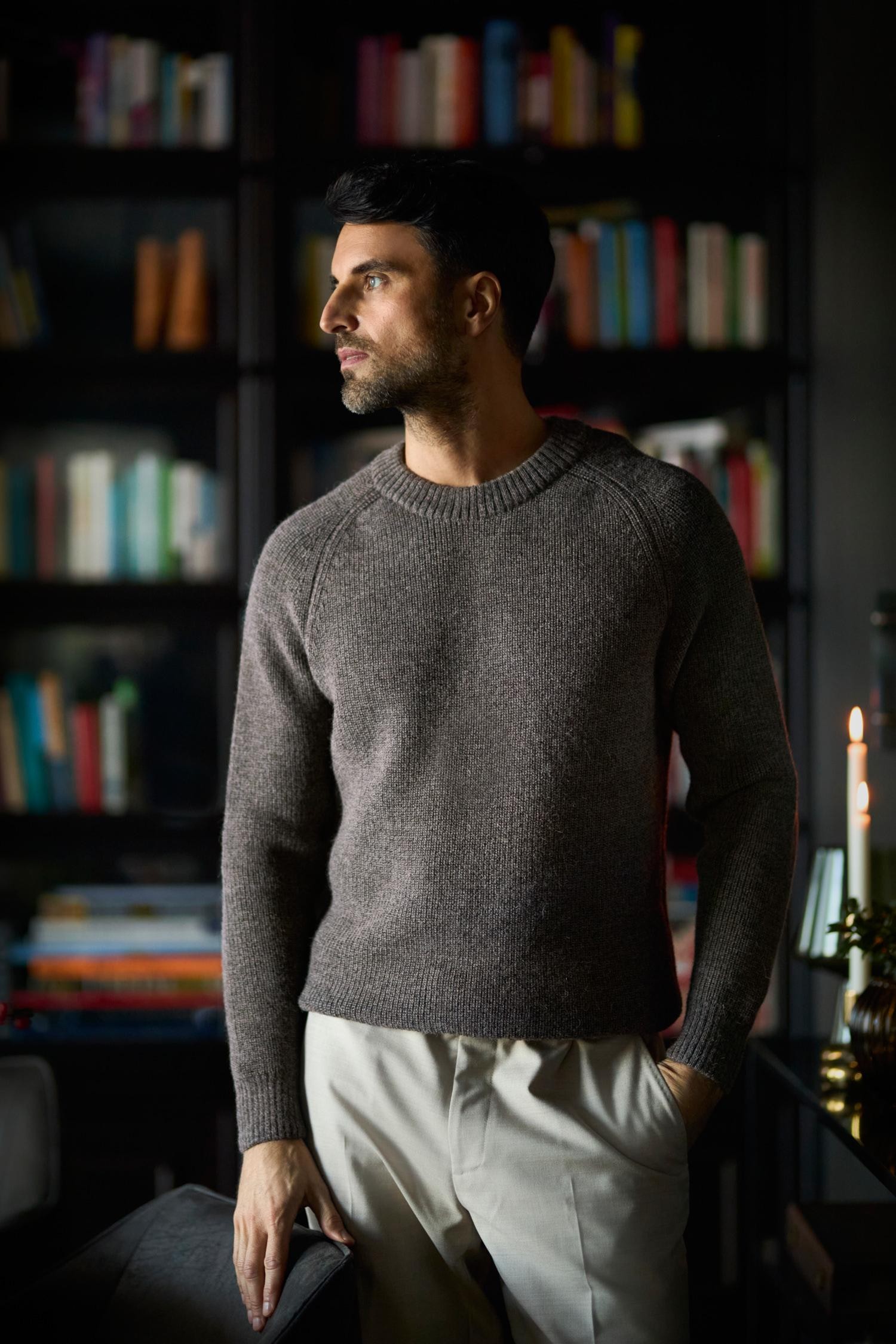 Loyal-neulepusero, tuhka - Image 5