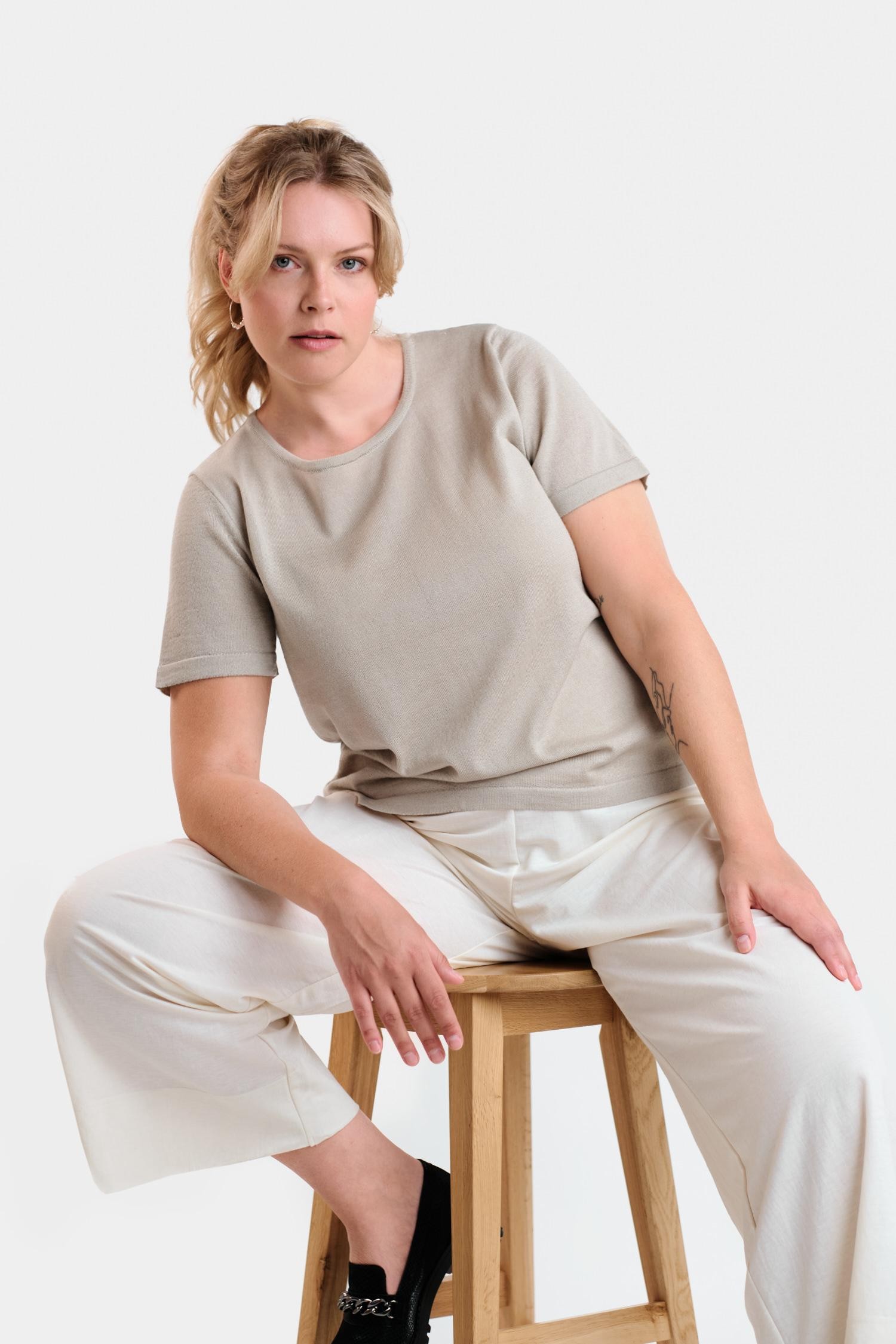 Simple t-paita, viileä beige