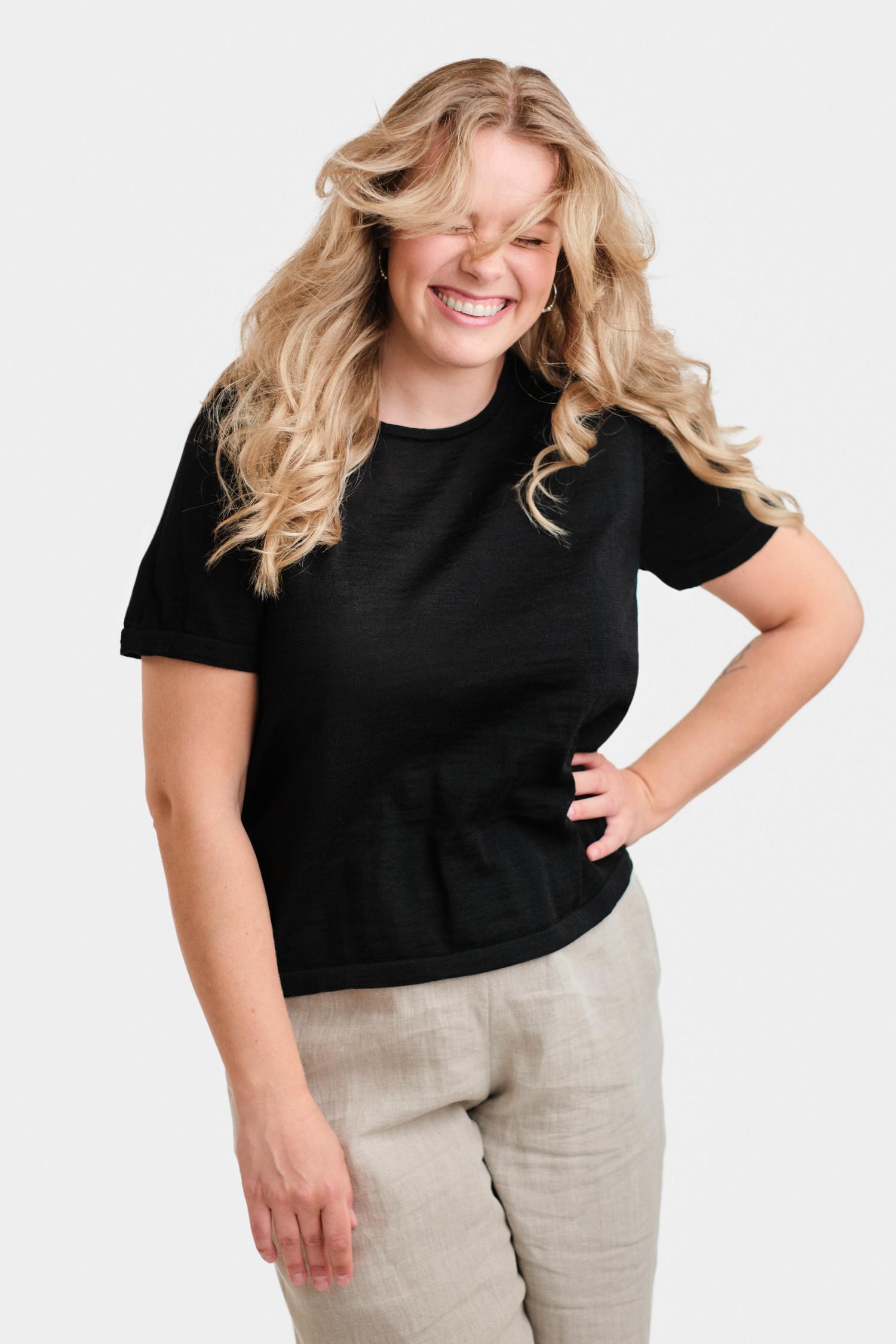 Simple t-paita, musta