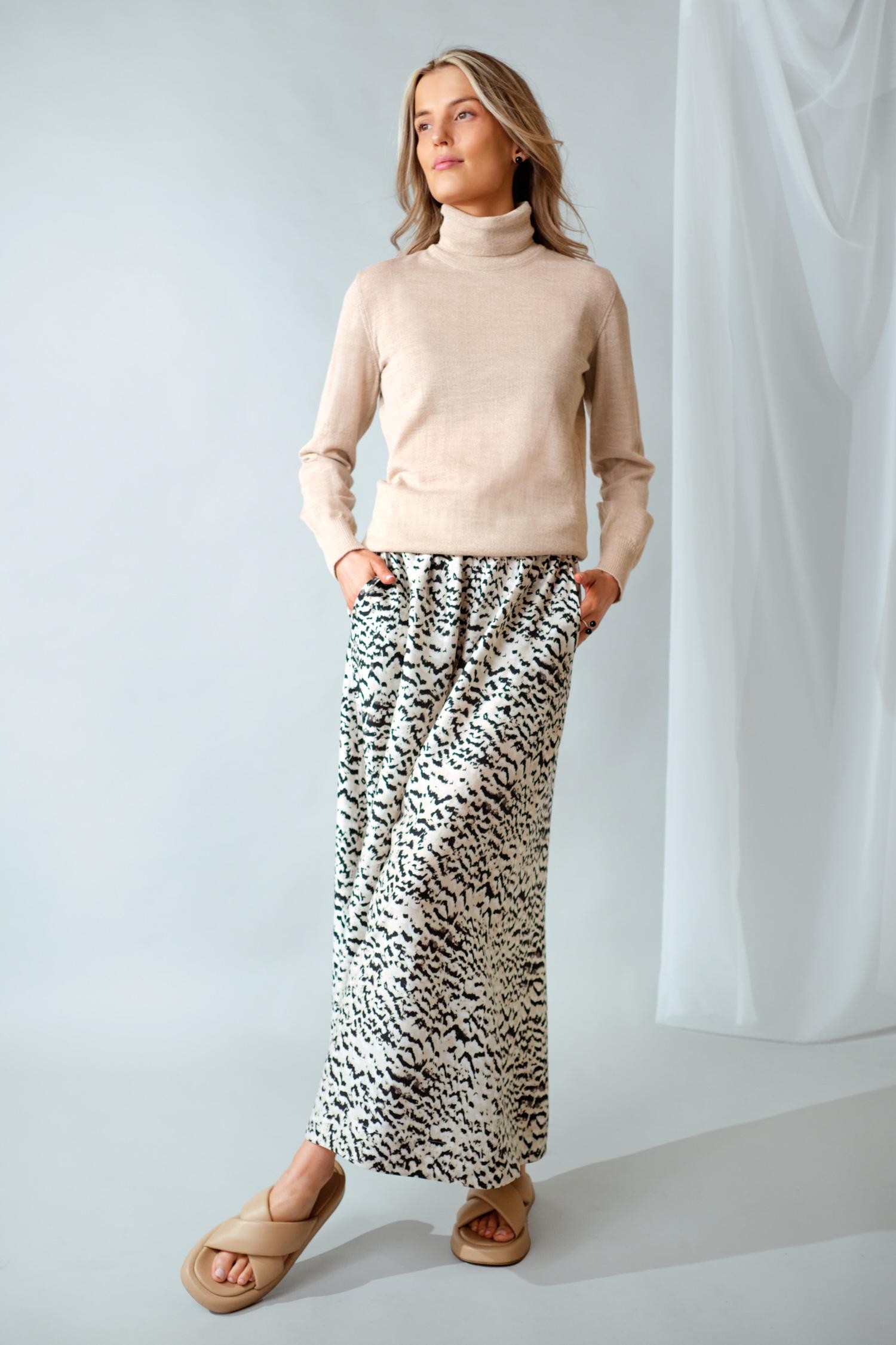 Smooth-pooloneule, beige - Image 4