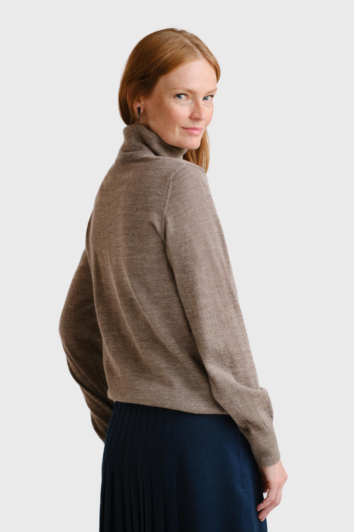 Smooth-pooloneule, tumma greige - Image 3