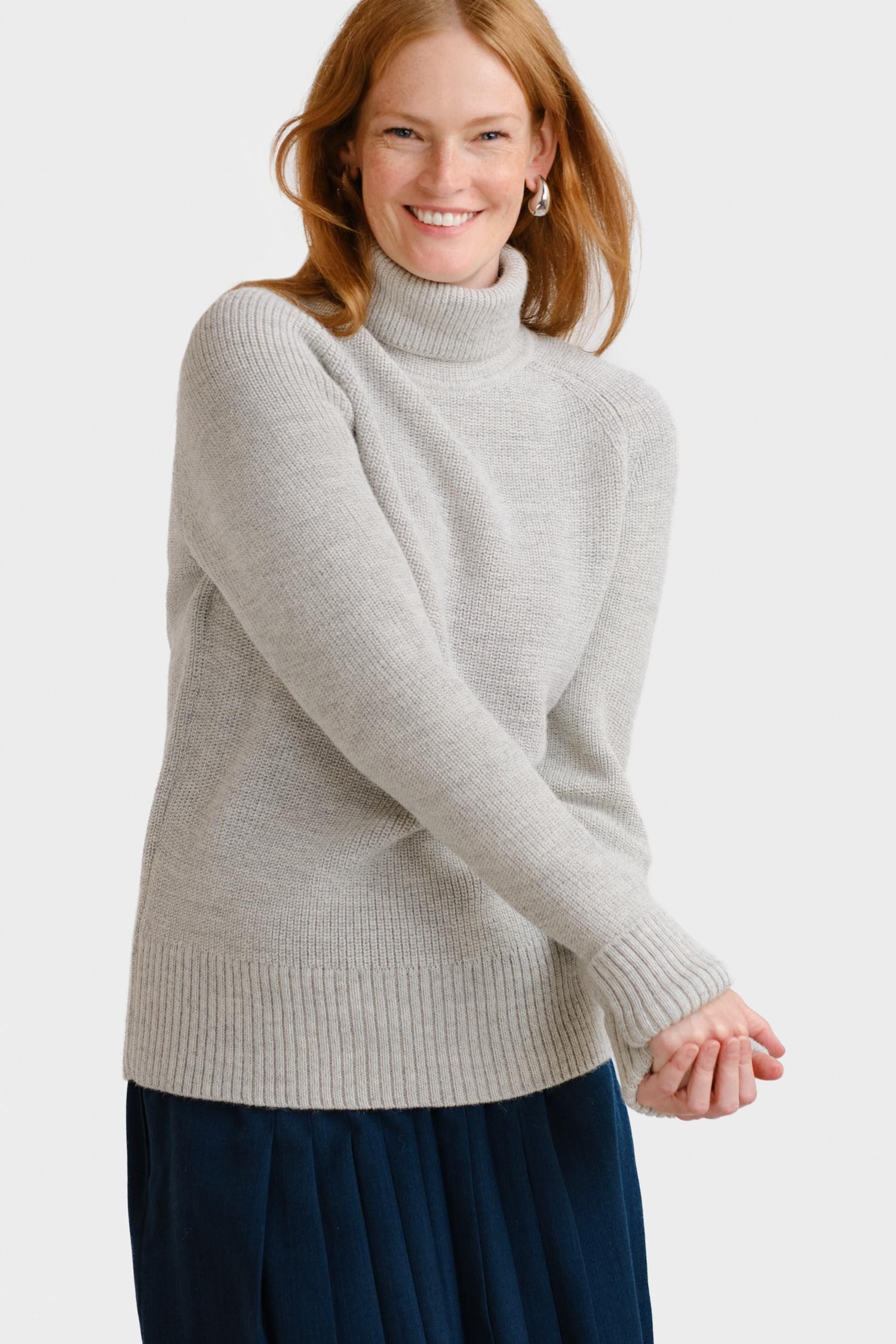 Vesikko-pooloneule, vaaleanharmaa