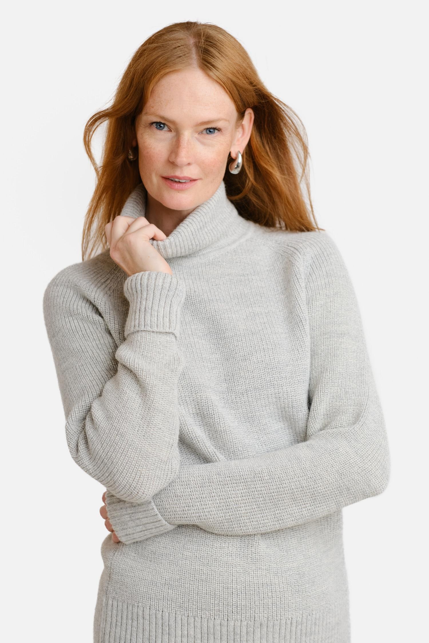 Vesikko-pooloneule, vaaleanharmaa - Image 3