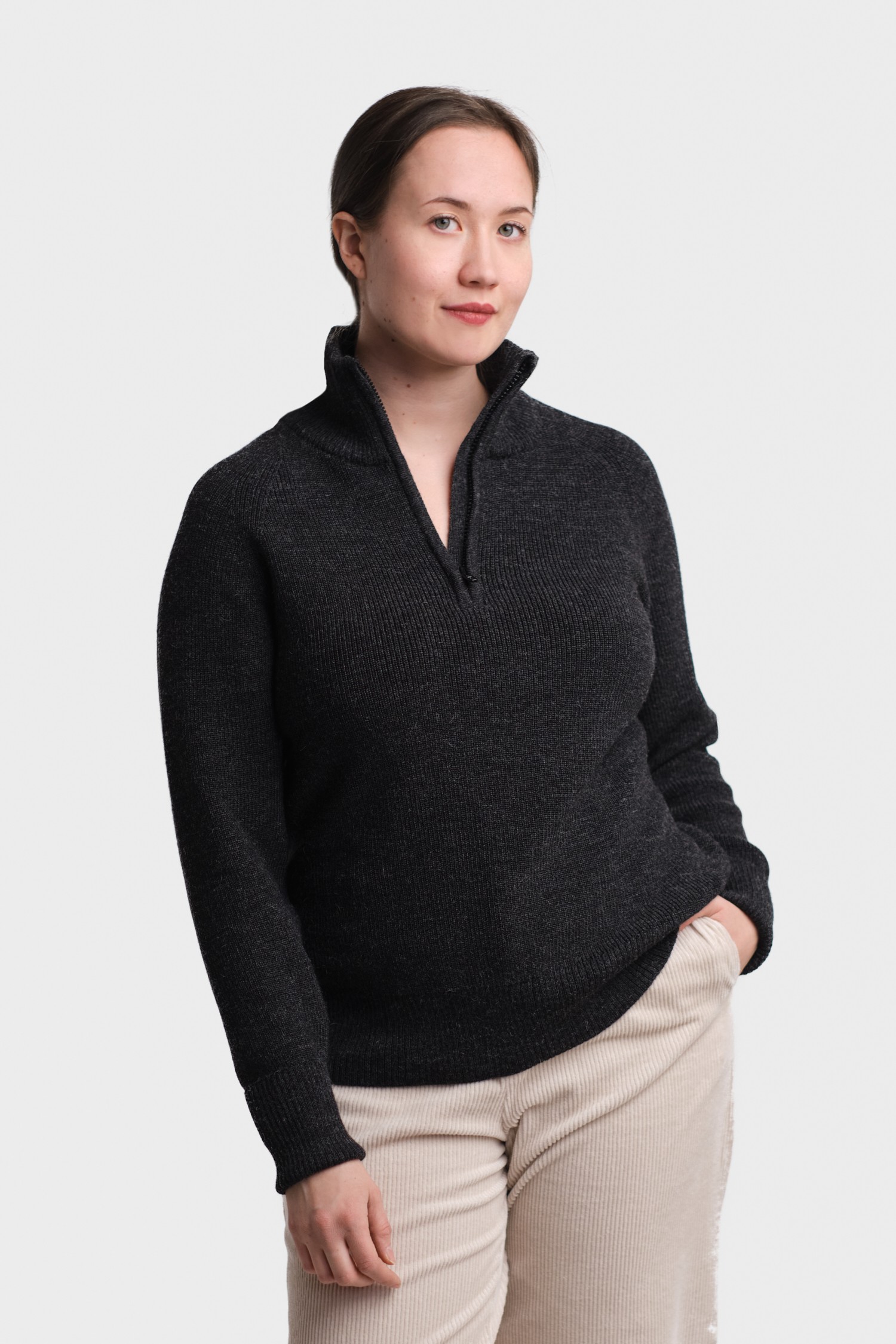 Wilderness-neule, hiilenharmaa